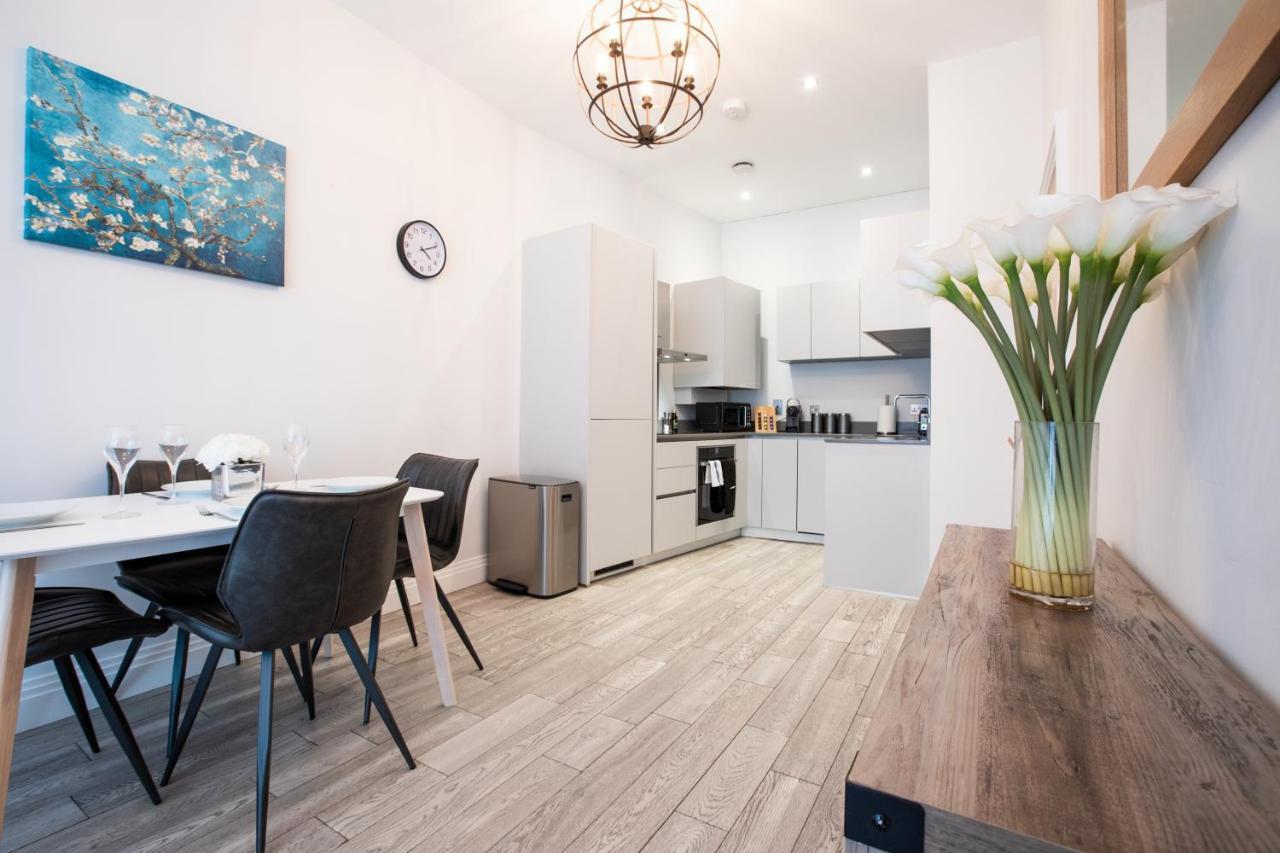 Urban Living'S - Windsor Castle Luxury Apartments Экстерьер фото